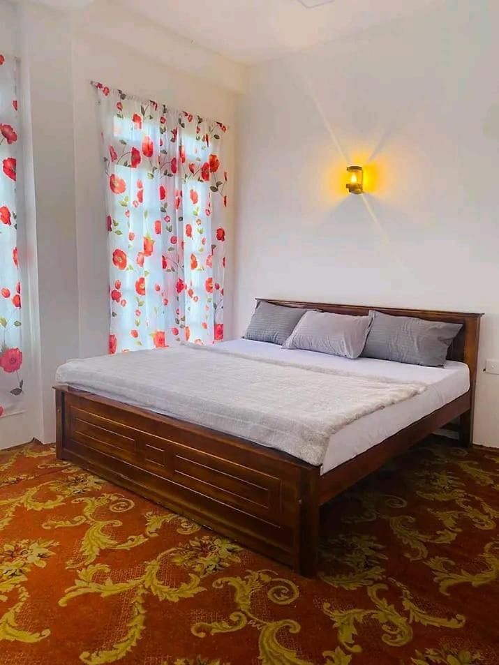 Cool Palace - * Nuwara Eliya