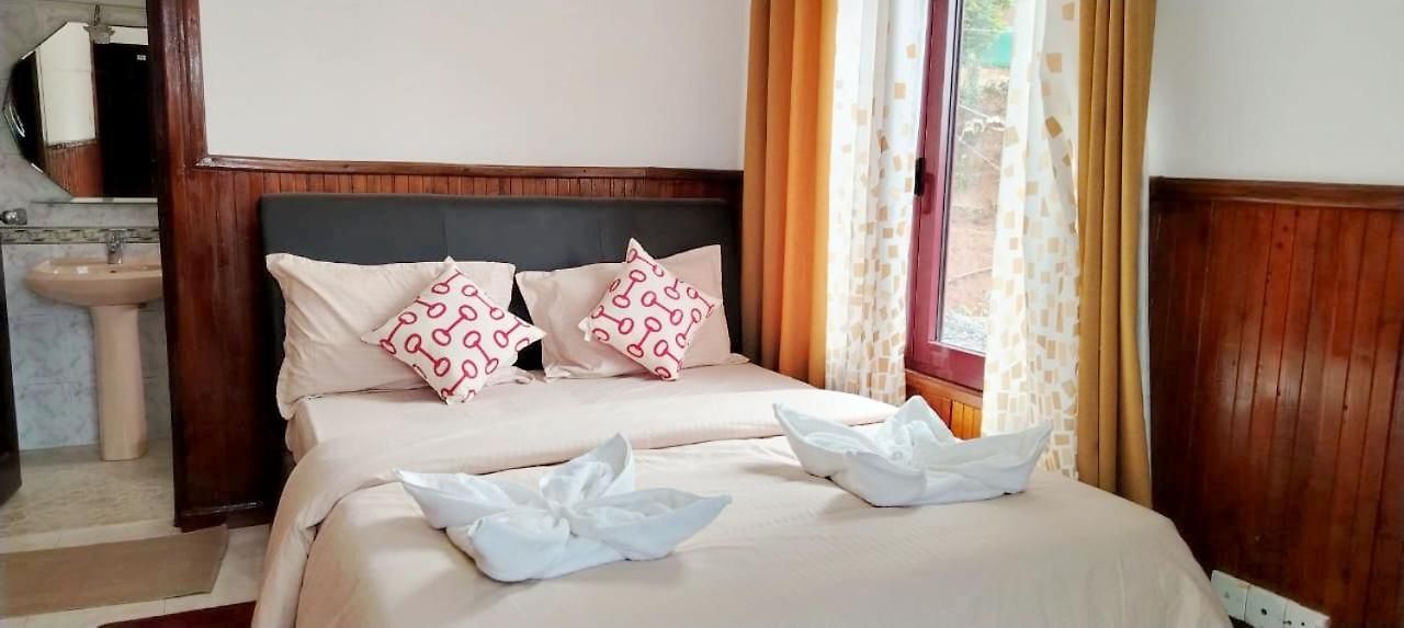 Guest house The Ritz Nuwaraeliya Nuwara Eliya