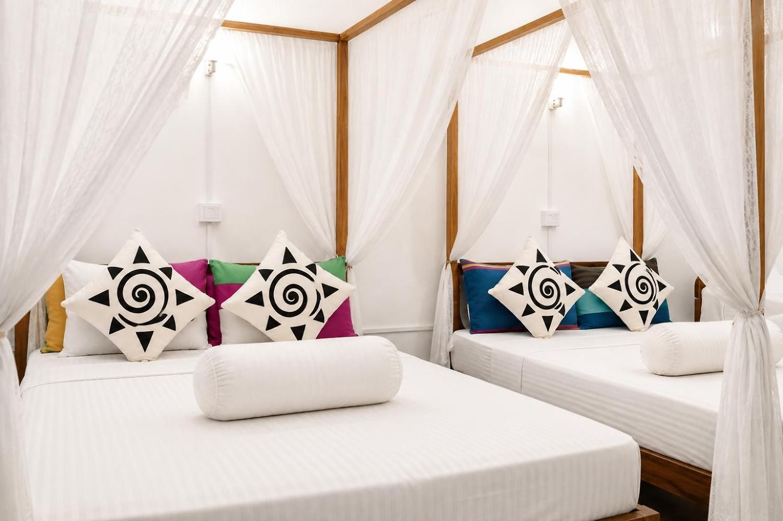 Zion White House 3*