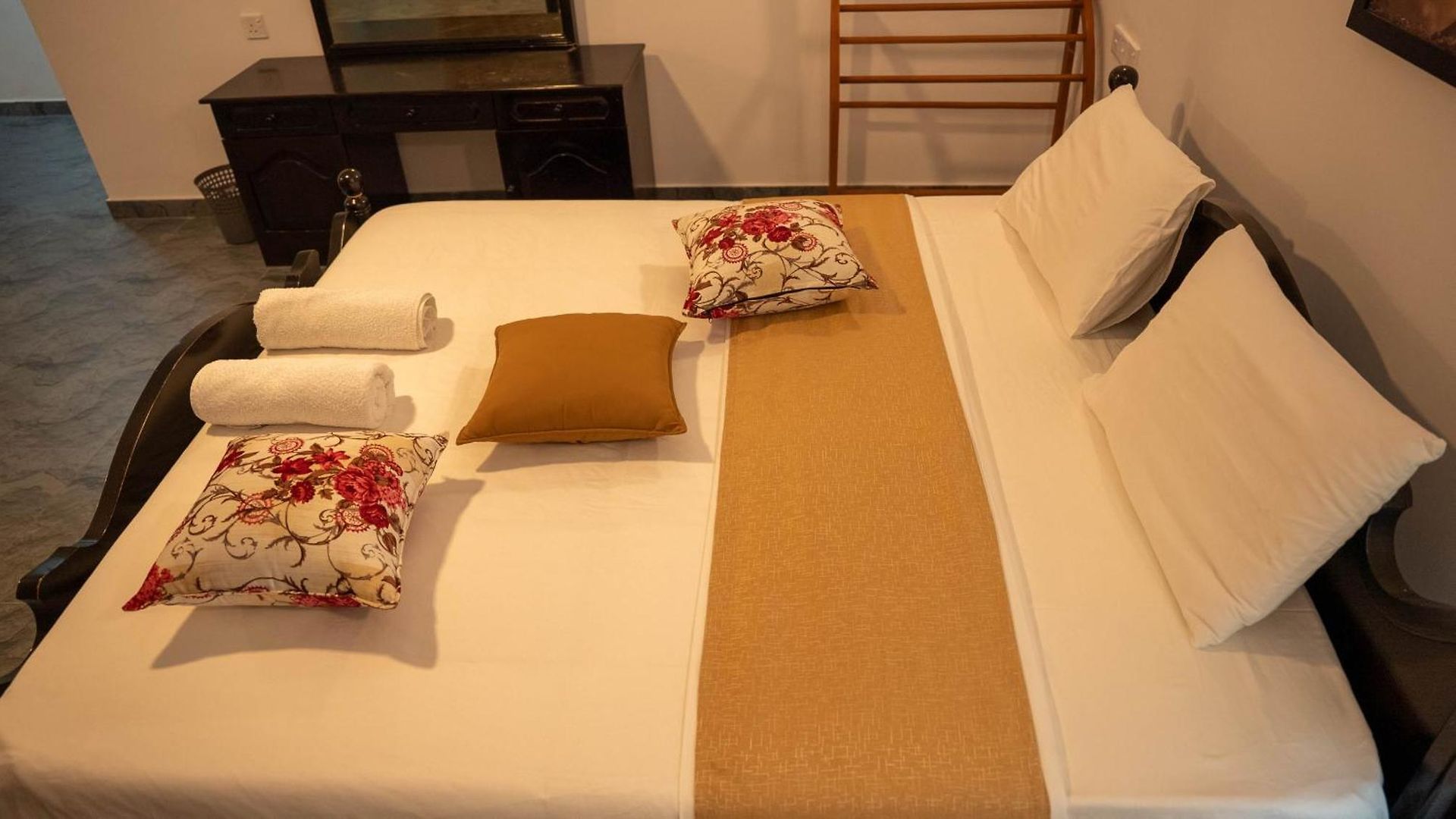 Notre Dame D'arcadia Hotel