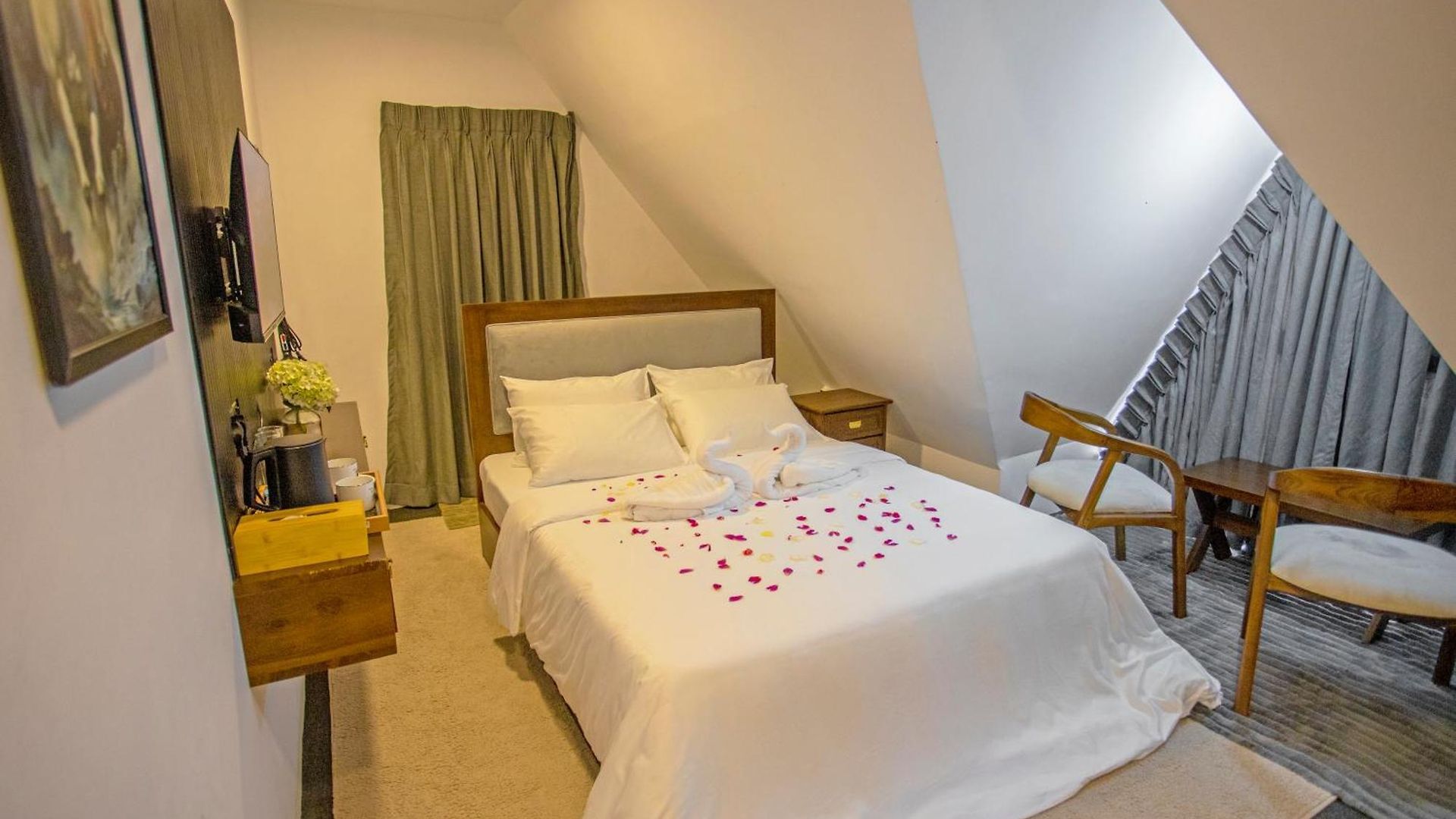 Liyons Hotel Nuwara Eliya