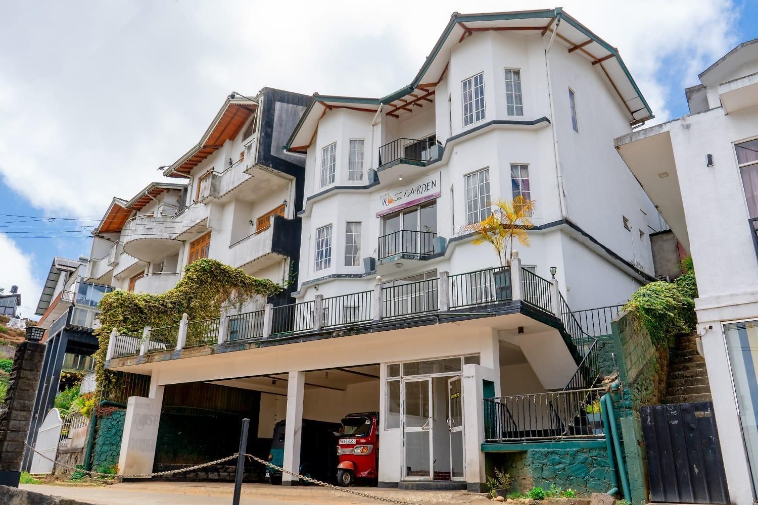 Hotel Kvs Rose Garden 3*