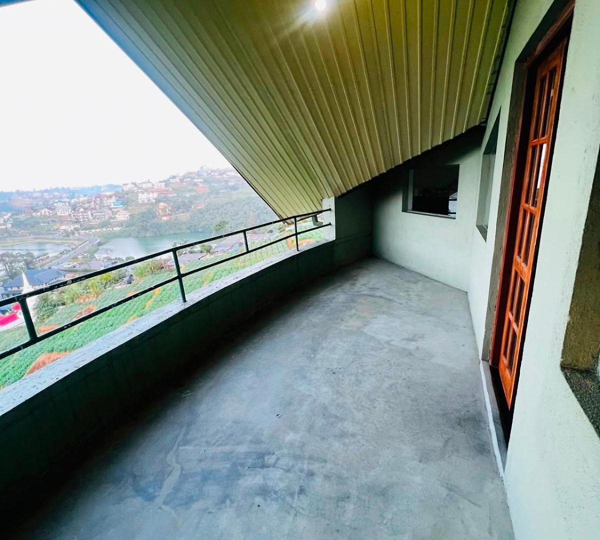 Reve * Nuwara Eliya