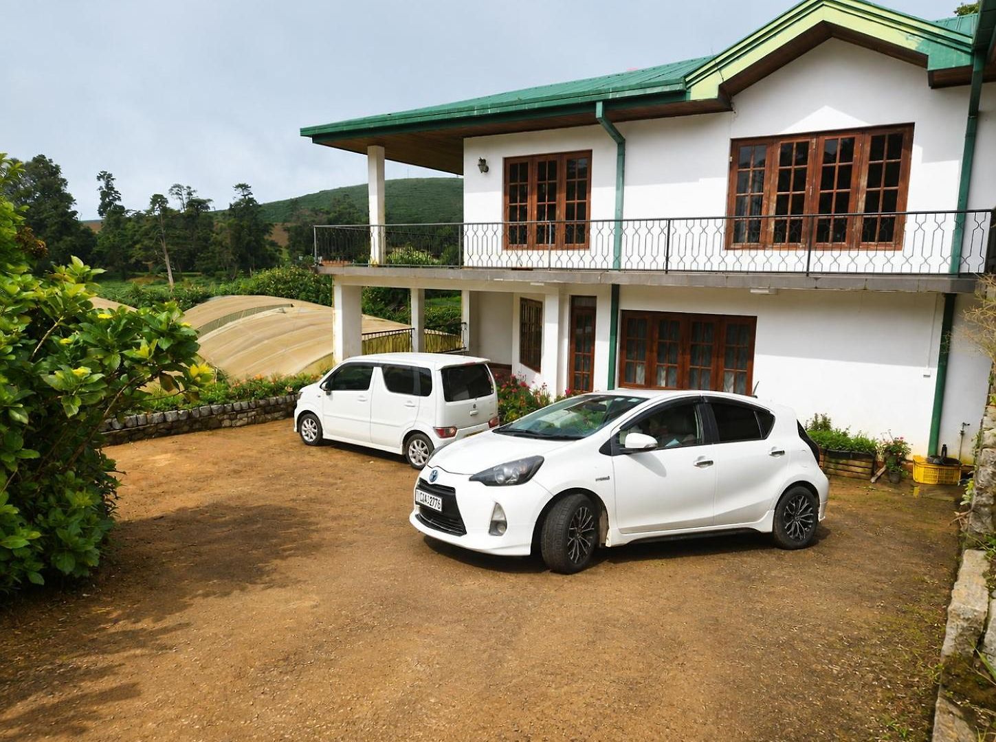 Rudhras Guest house *