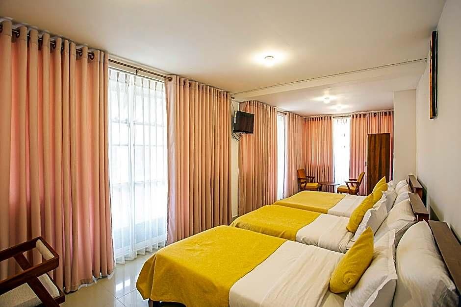 Country Club Hotel 3*