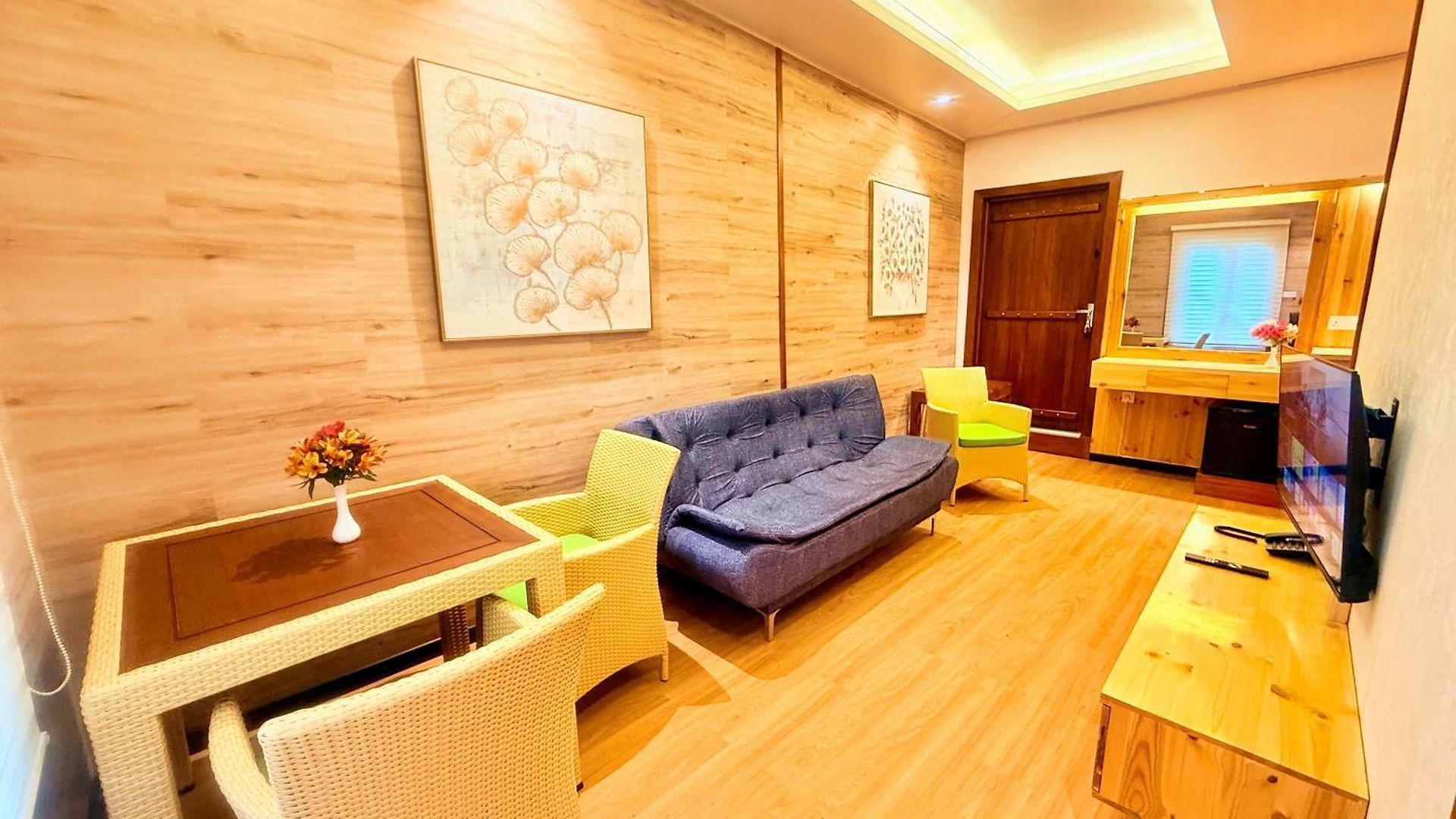 Hilldale Retreat Hotel