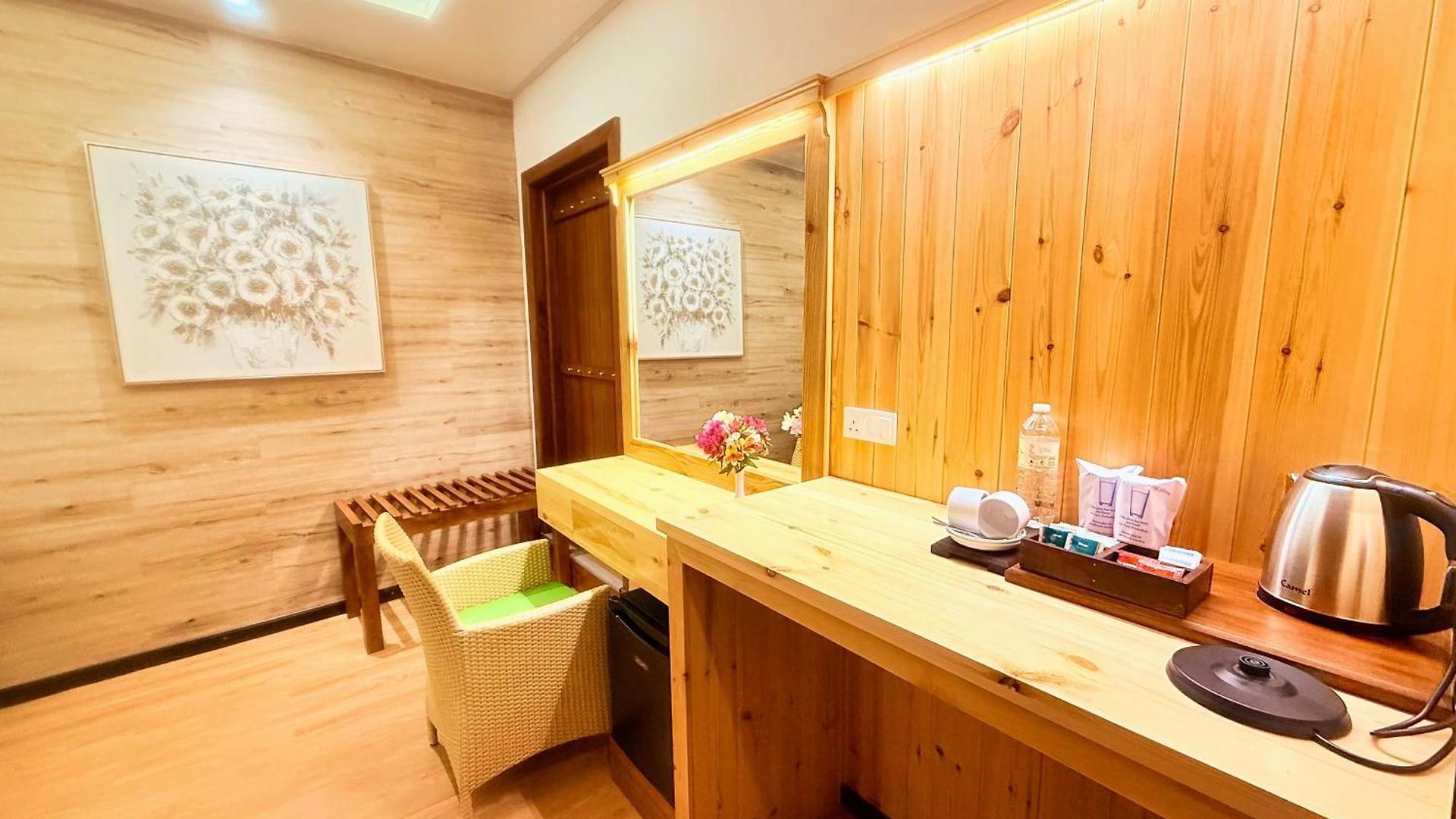 Hotel Hilldale Retreat
