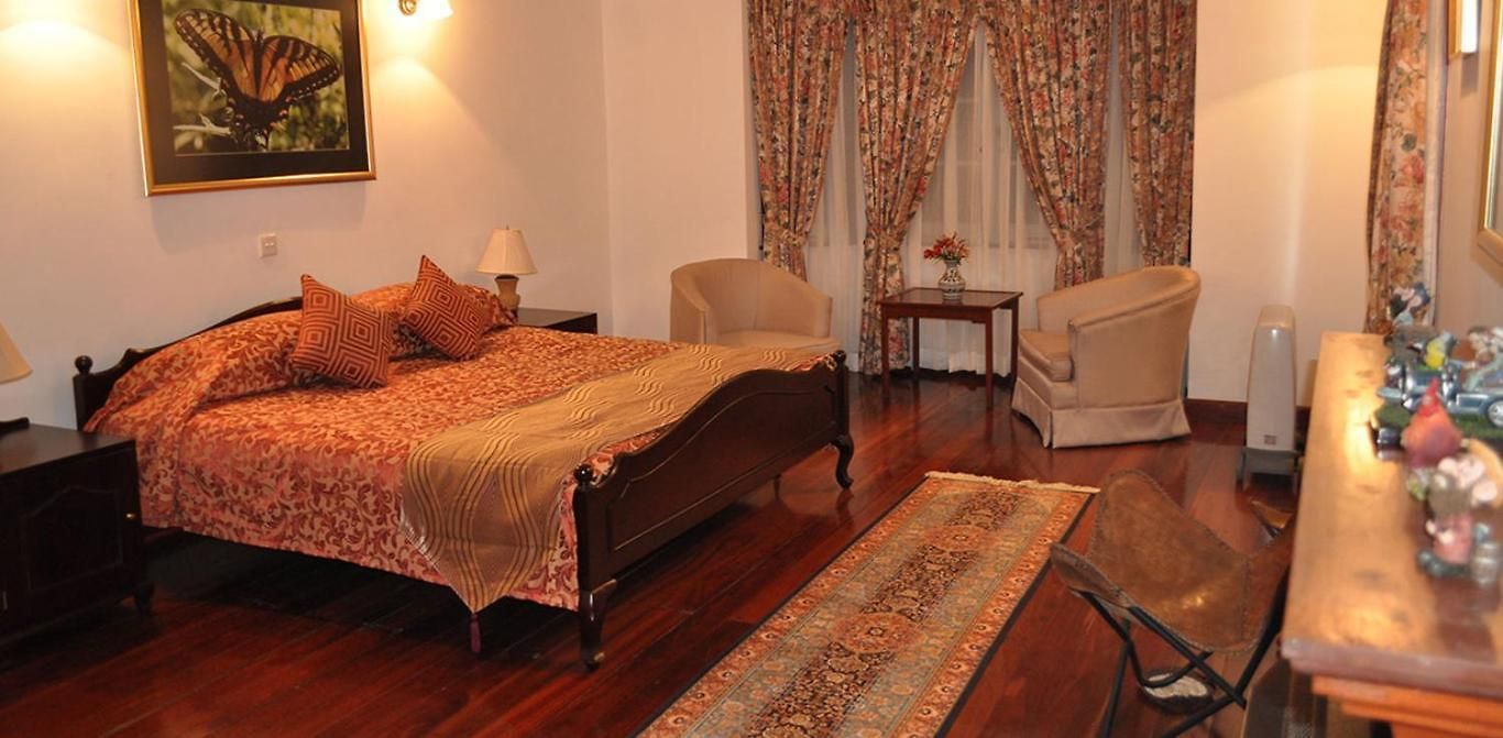 Cocoon Hills 4*