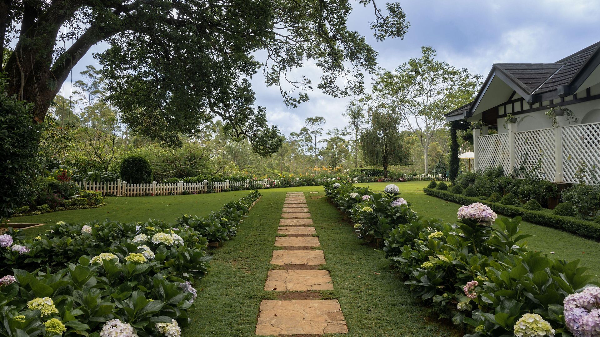 Stafford Bungalow - Exclusive Luxury Within A Private Tea Estate Villa