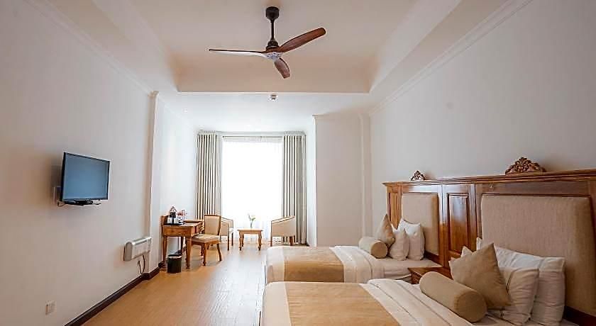 Araliya Red -