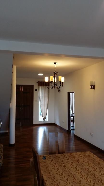 Lake View Bungalow - Nuwara Eliya