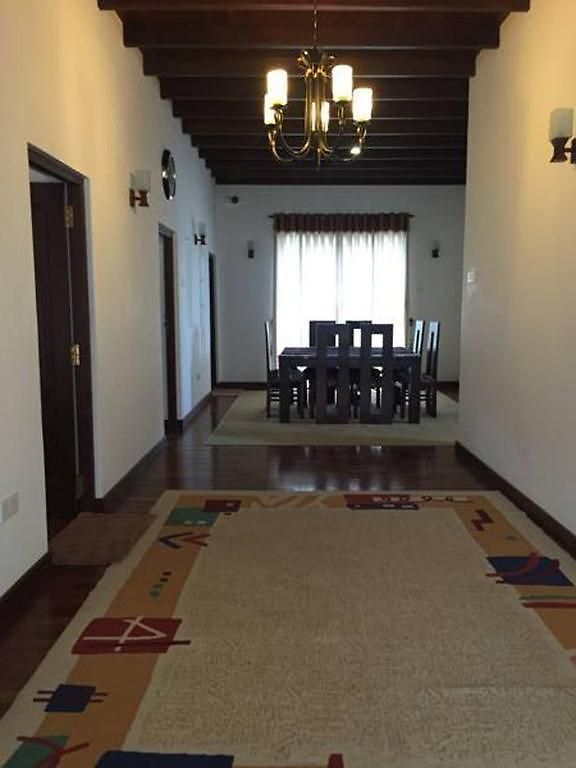 Lake View Bungalow - Nuwara Eliya