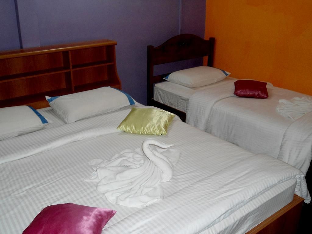 Guest house Happy Holiday *