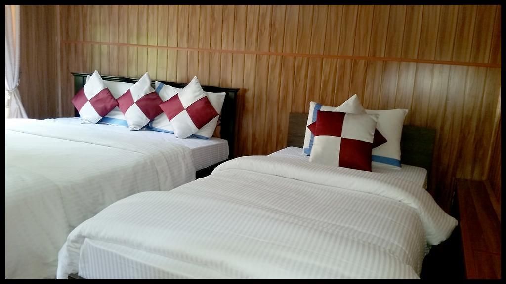 Happy Holiday Nuwara Eliya