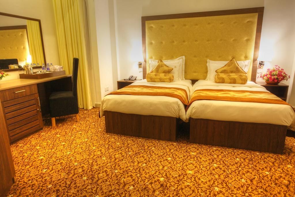 The Queensburry Hotel 4*