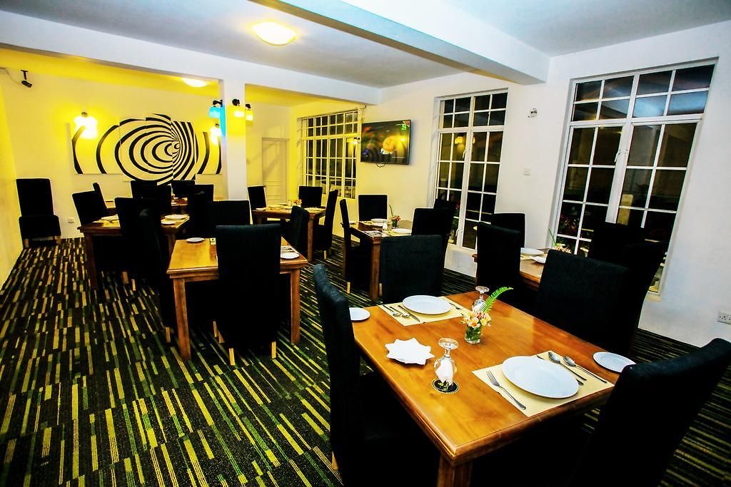 La Cottage Boutique Hotel & Restaurant Hotel