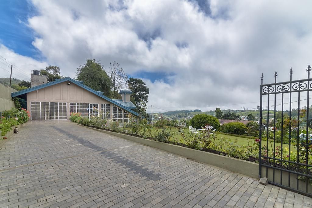 Lemon Court Villa