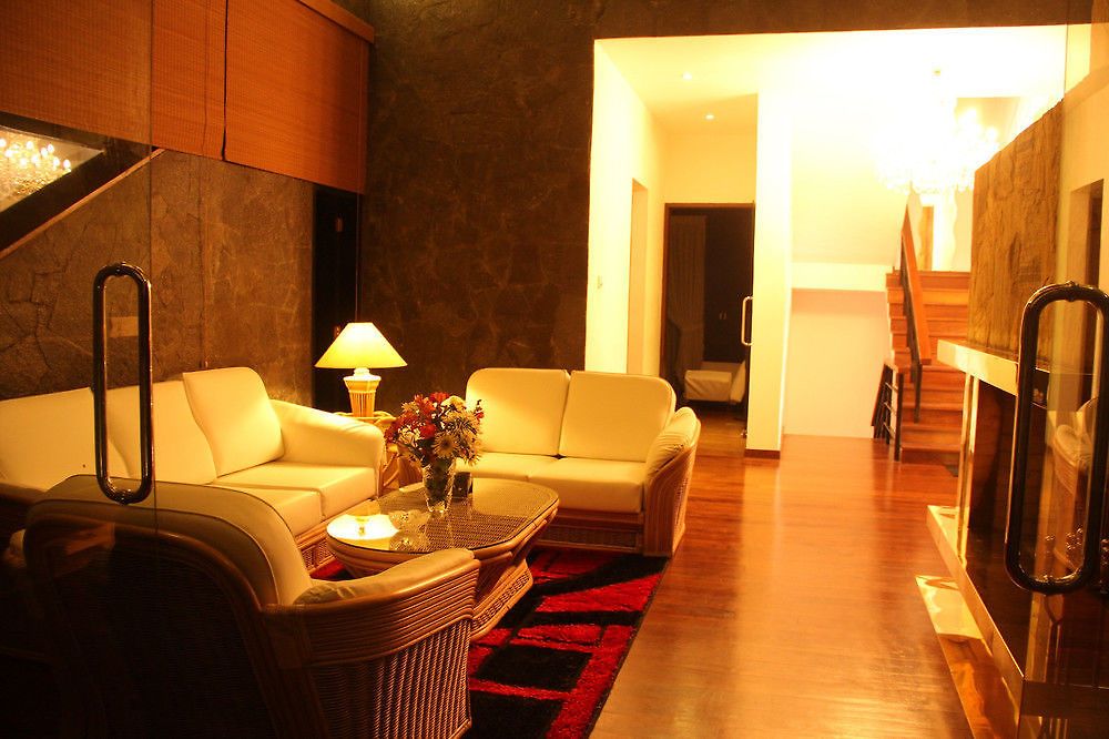 Serenus Boutique Villa *