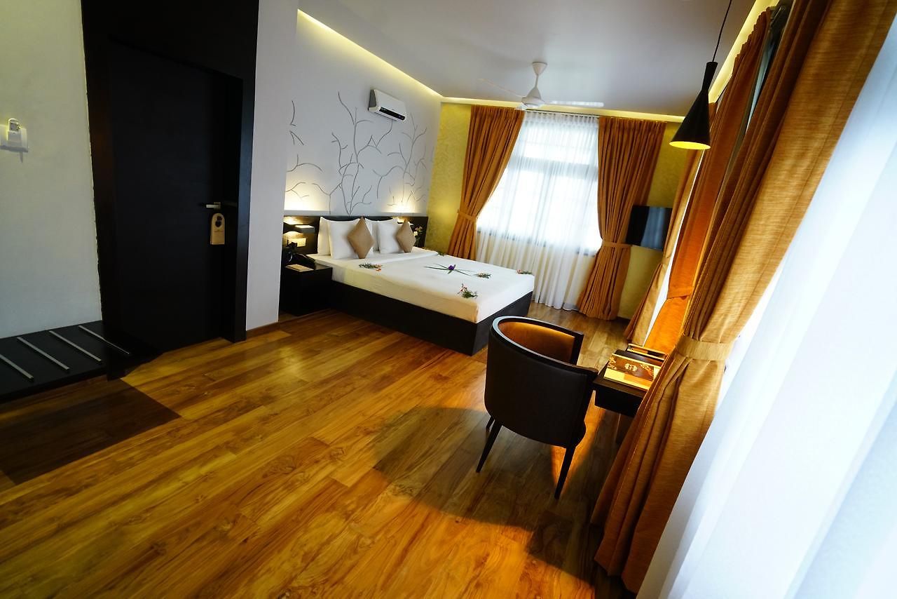 Horton Towers And Hotel Nuwara Eliya