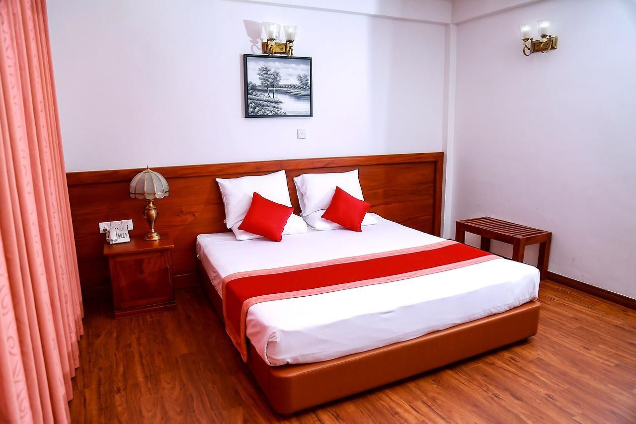 Royal Hotel 3*
