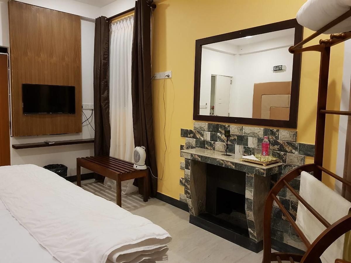 Hotel Rest Master Luxury Bunglaw 2*