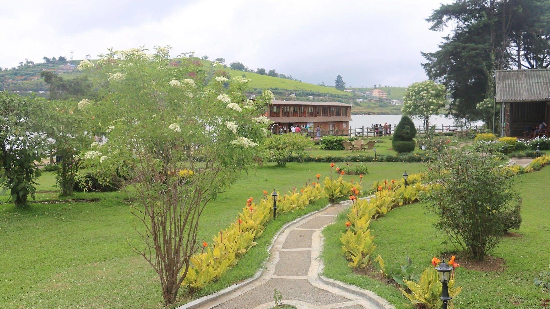 Calamander Gregory Hotel