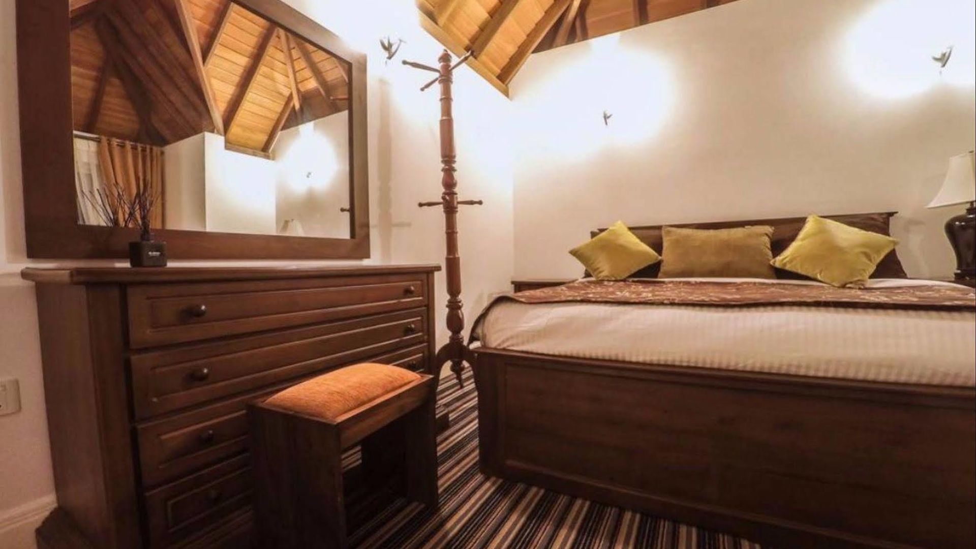 Little England By Celeste Hotel 4*