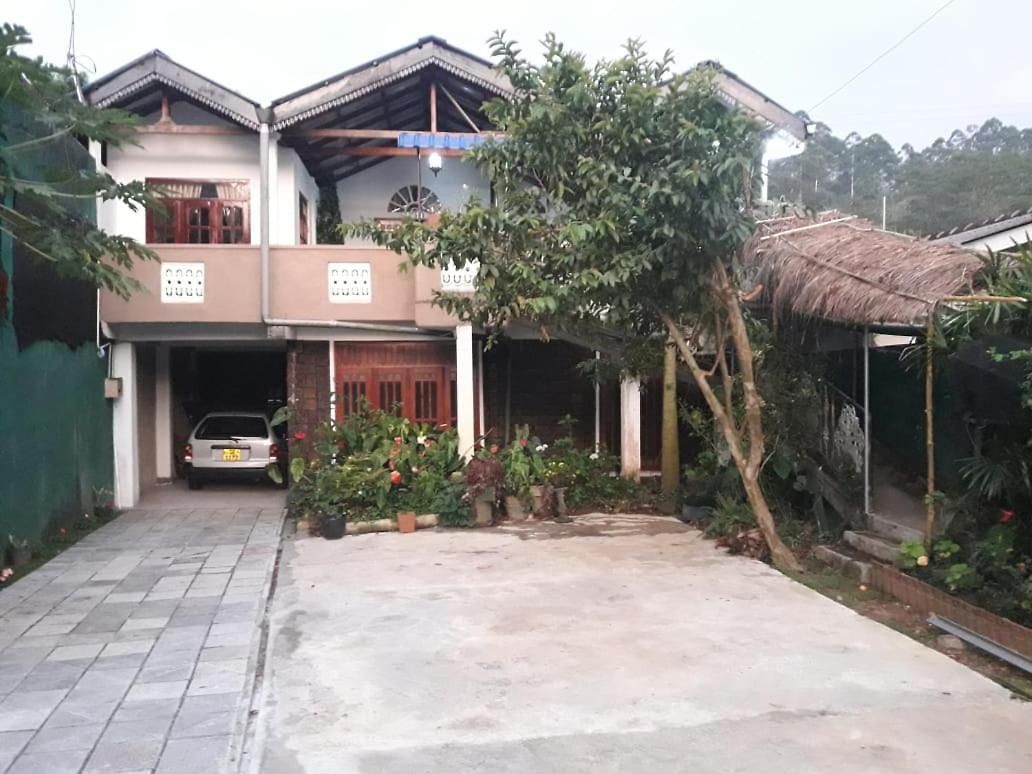 Sooriya Family Guest Guest house *