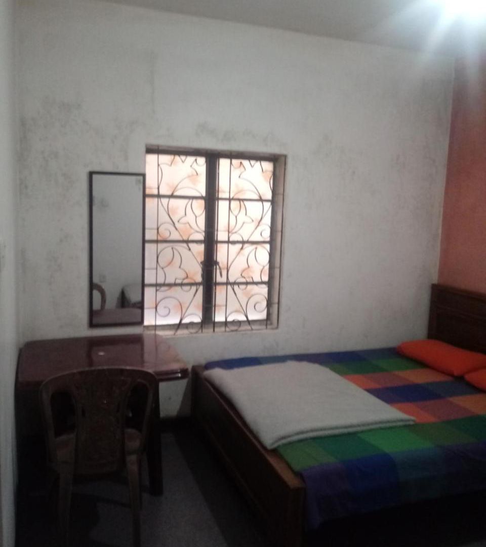 Salsburry Holiday Guest house *
