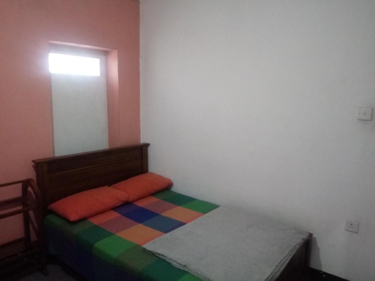 Salsburry Holiday Guest house *