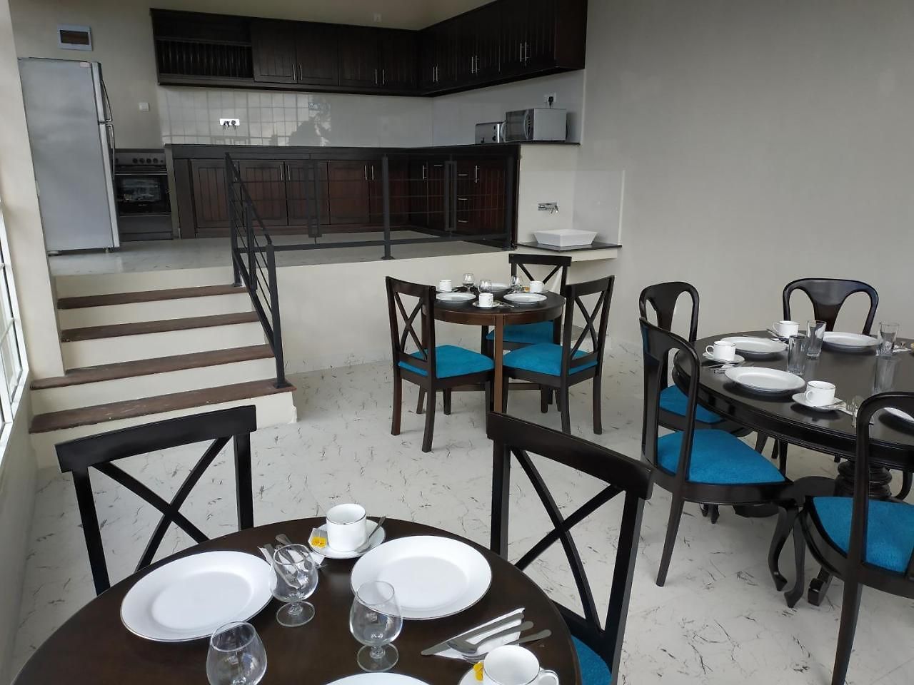 Lemon Court Villa *