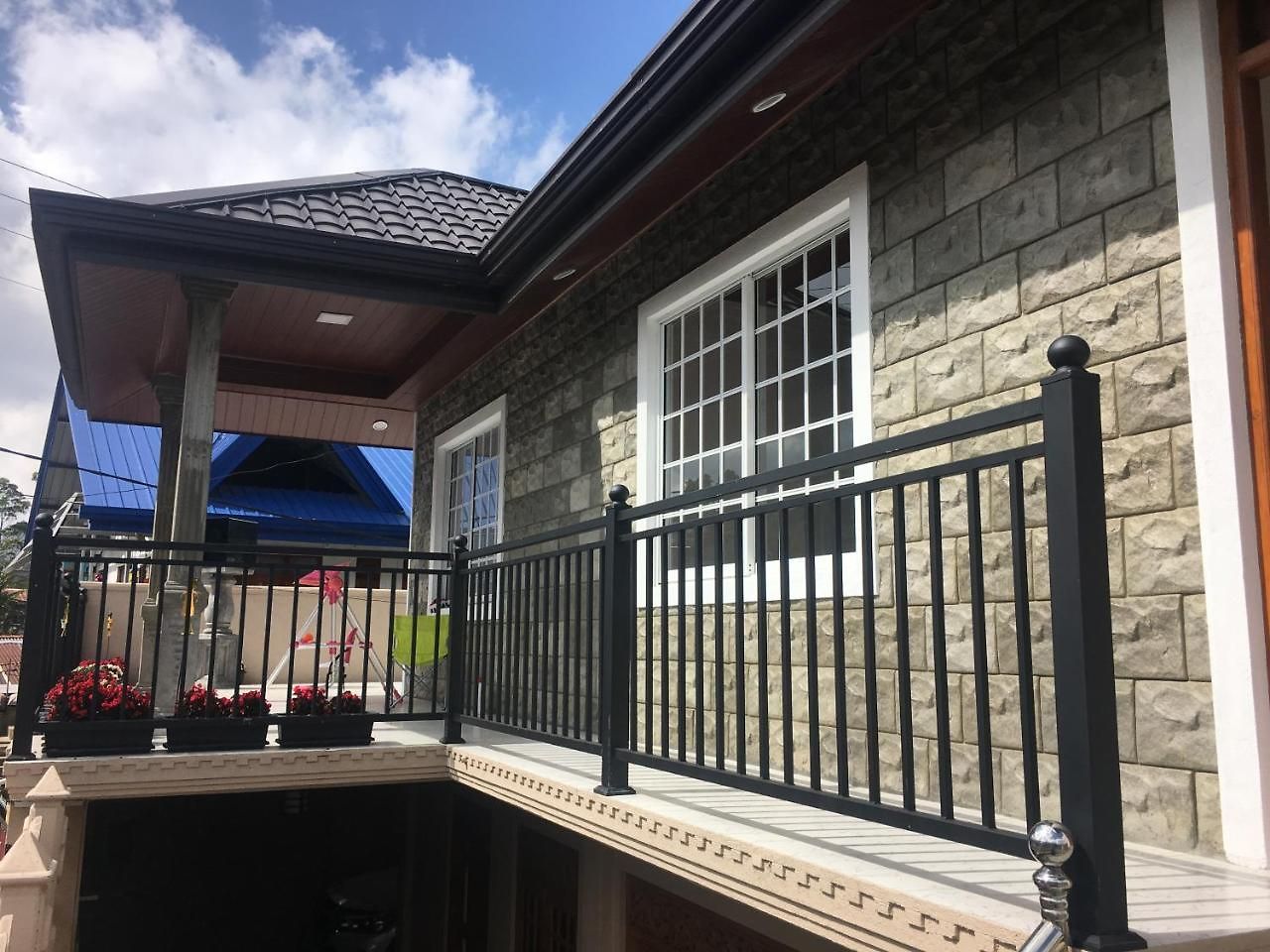 Guest house Little England