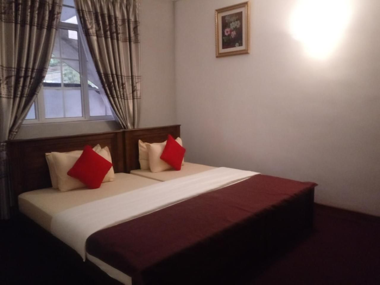 V & V Holiday Bungalow Hotel 2*