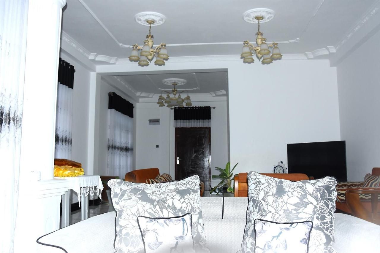 Hotel Savaanaa Rest