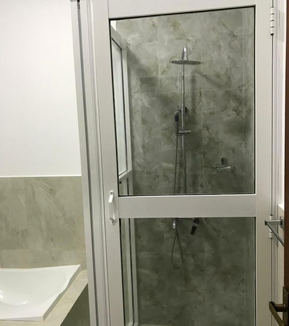 Regal Rose Luxury Apartment *