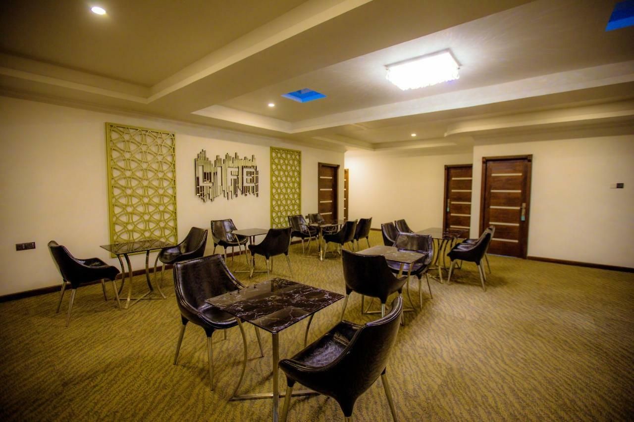 Huddle Hotel Nuwara Eliya
