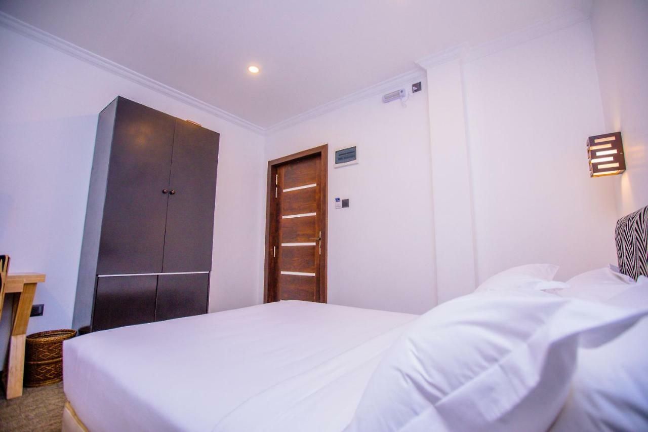 Huddle Hotel