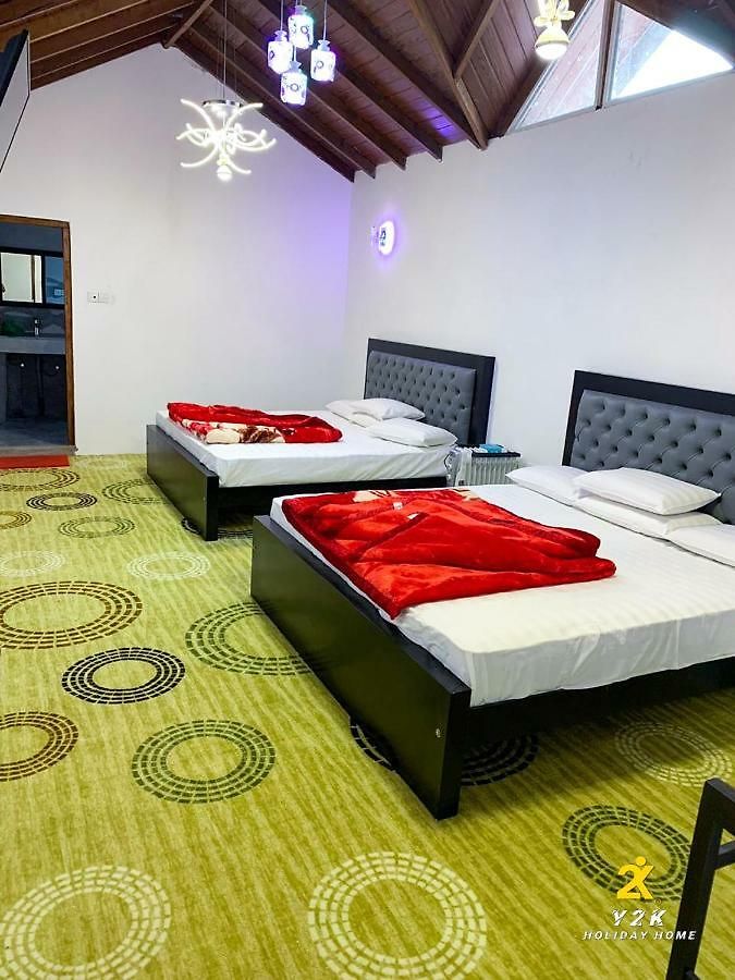 Y2k Holiday Hotel 3*
