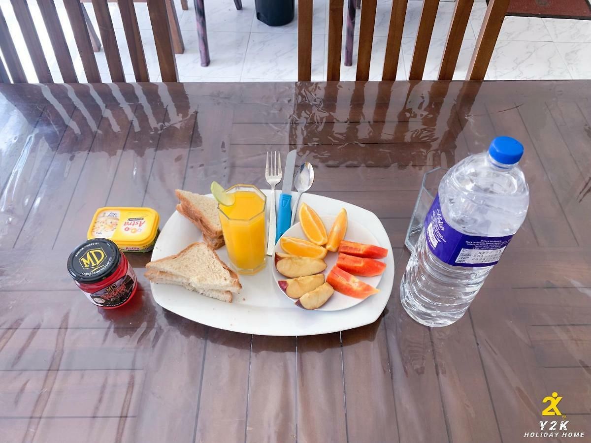 Y2k Holiday Hotel 3*
