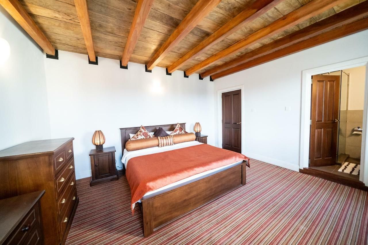 Hotel Tudor Barn