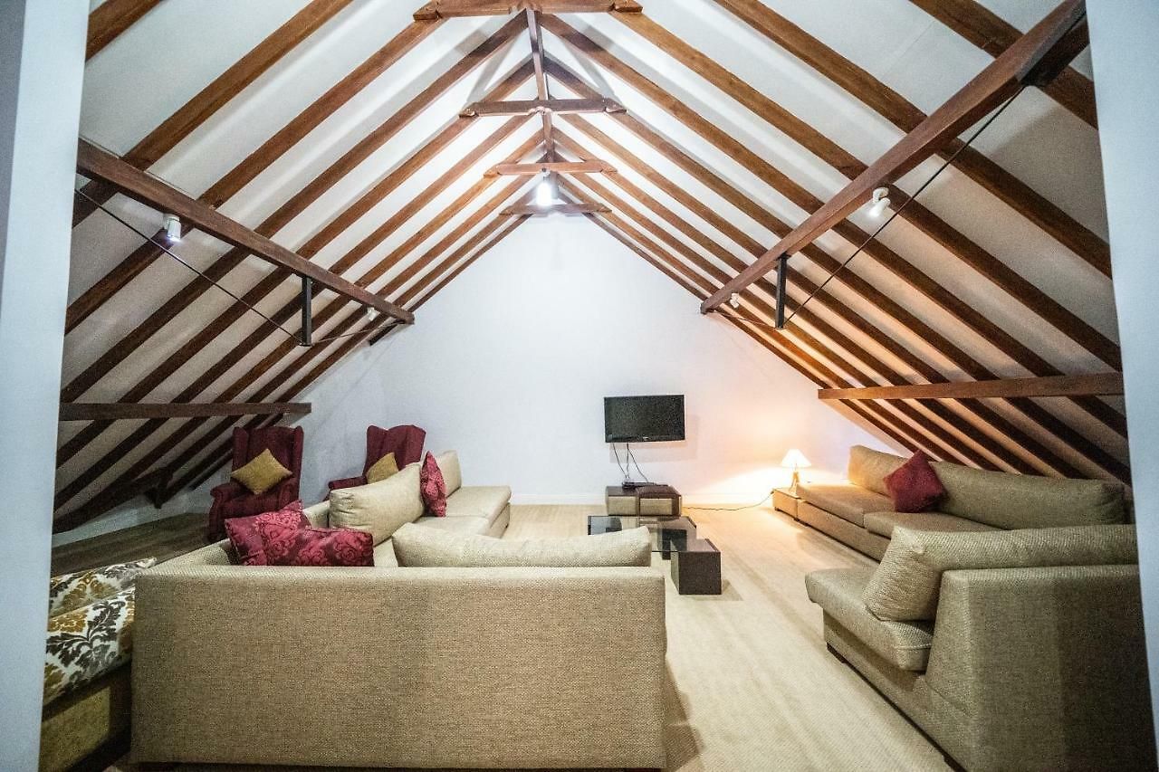 Hotel Tudor Barn