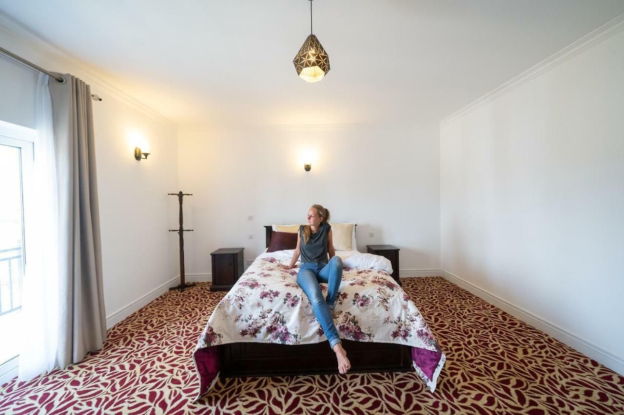 Rose Manor Hotel 5*