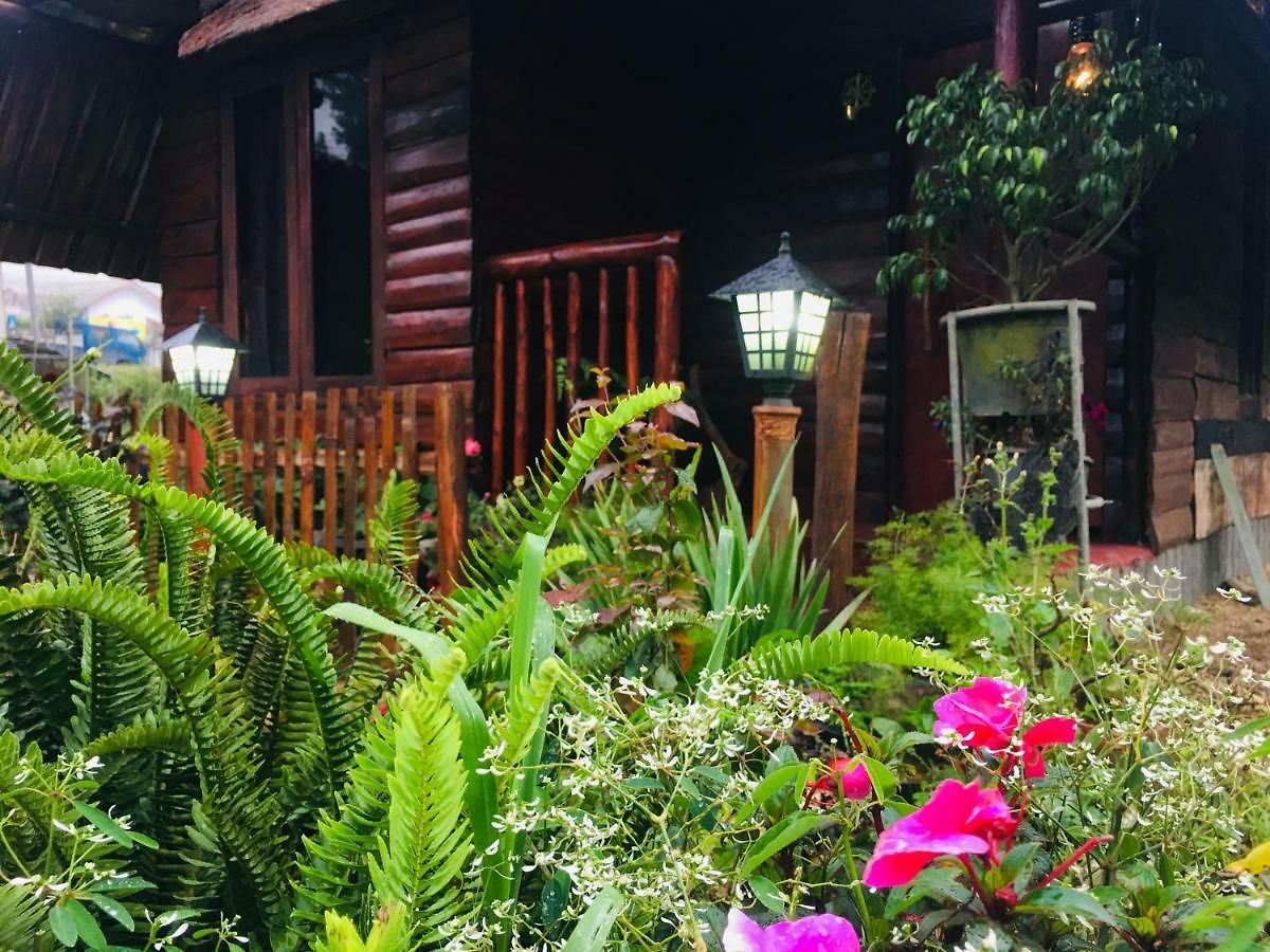 Redwood Hollow Chalet