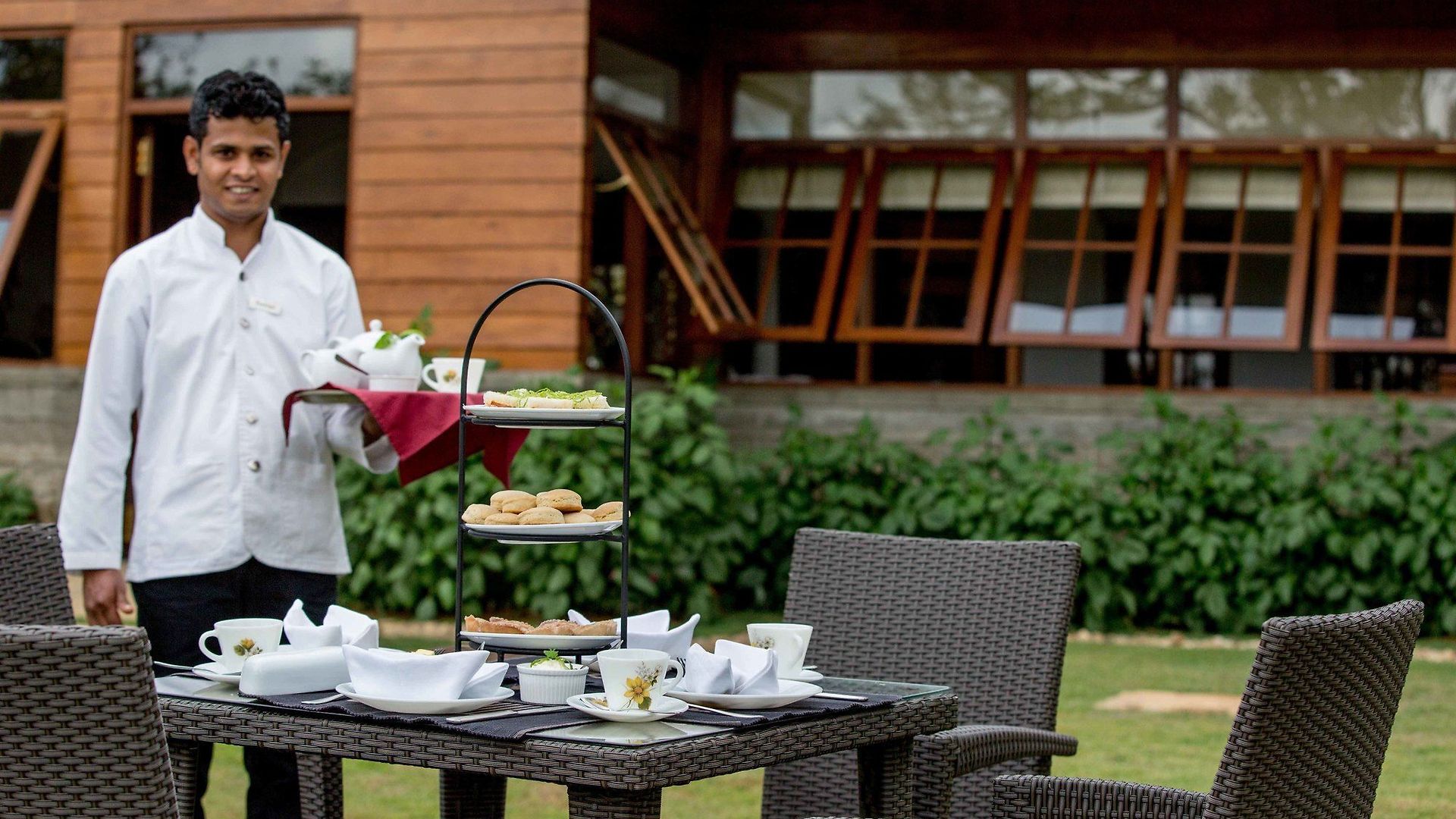 Stafford Bungalow - Exclusive Luxury Within A Private Tea Estate Villa *