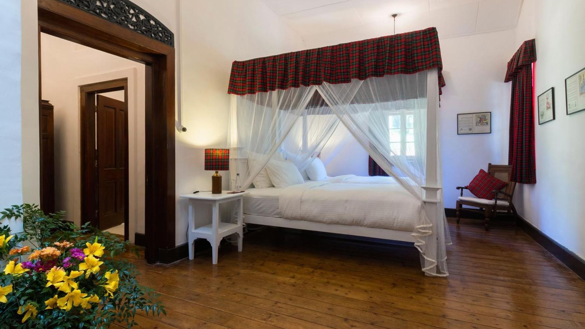 Scottish Planter Bungalow- Thema Collection Villa