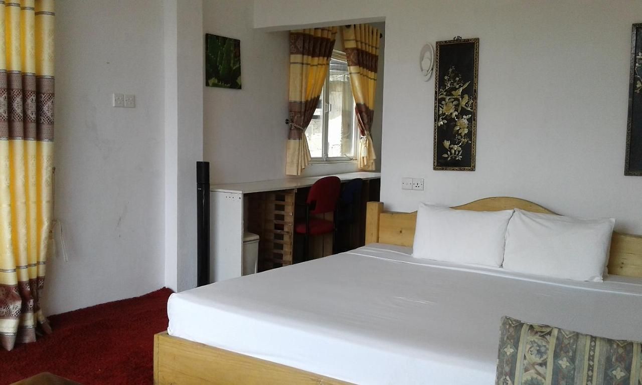 Woods Hut Homestay Nuwara Eliya
