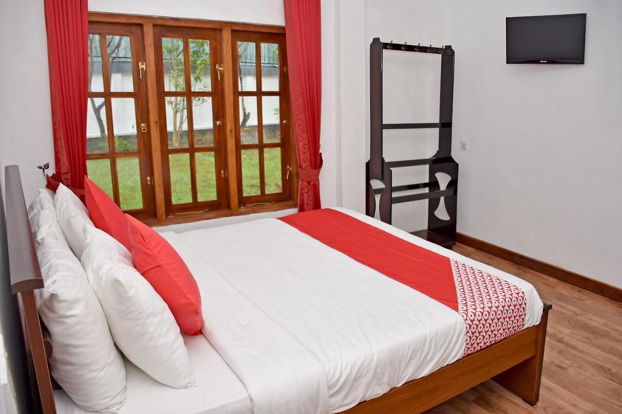 Hotel Oyo 476 Bloomfield 3*
