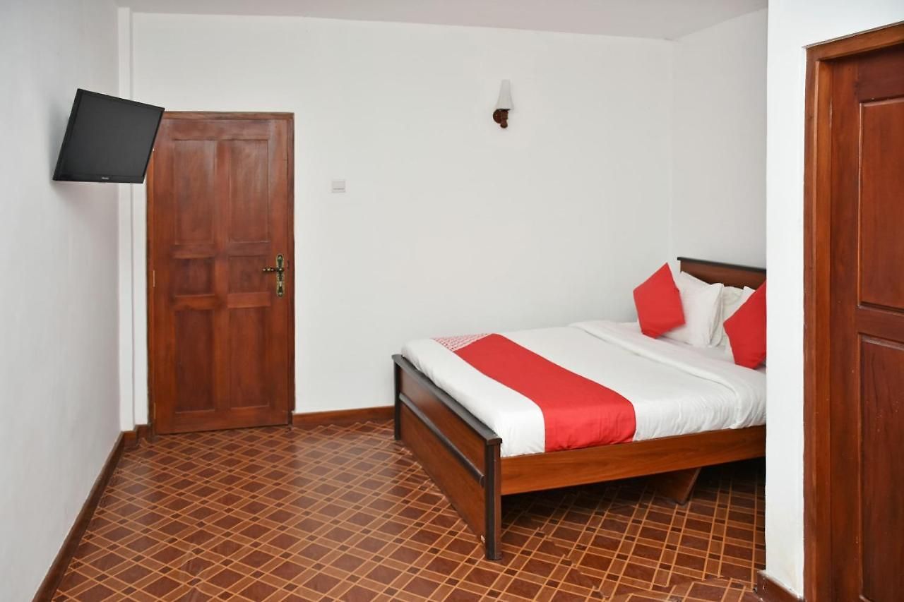 Oyo 476 Bloomfield Hotel