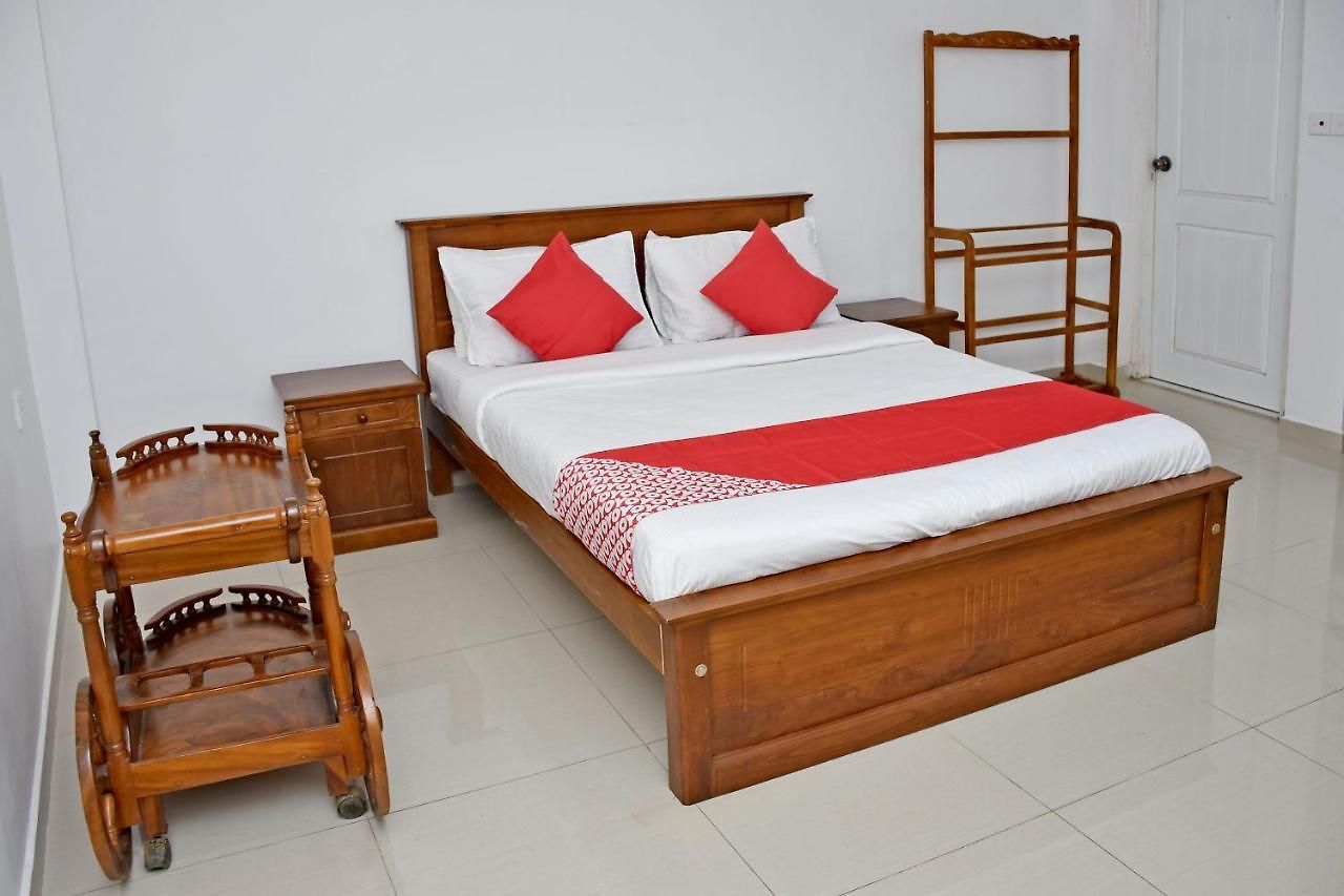 Oyo 487 Sudha Ozone Freeze Hotel