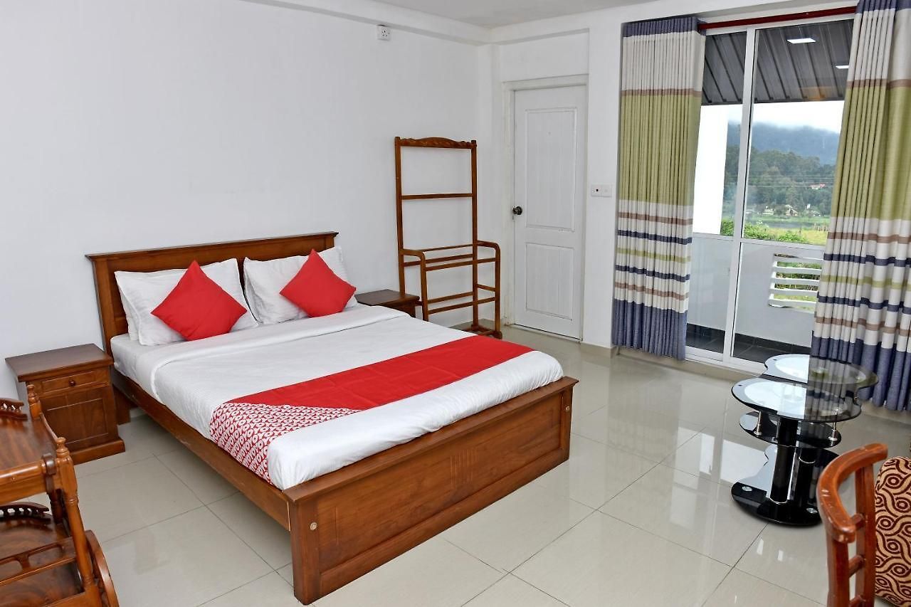 Hotel Oyo 487 Sudha Ozone Freeze 3*
